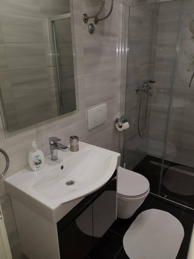 Apartments Centar - Mirjana Makarska Buitenkant foto
