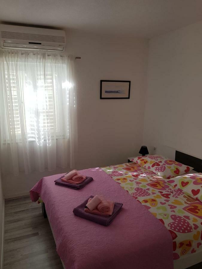 Apartments Centar - Mirjana Makarska Buitenkant foto