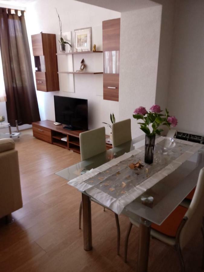Apartments Centar - Mirjana Makarska Buitenkant foto