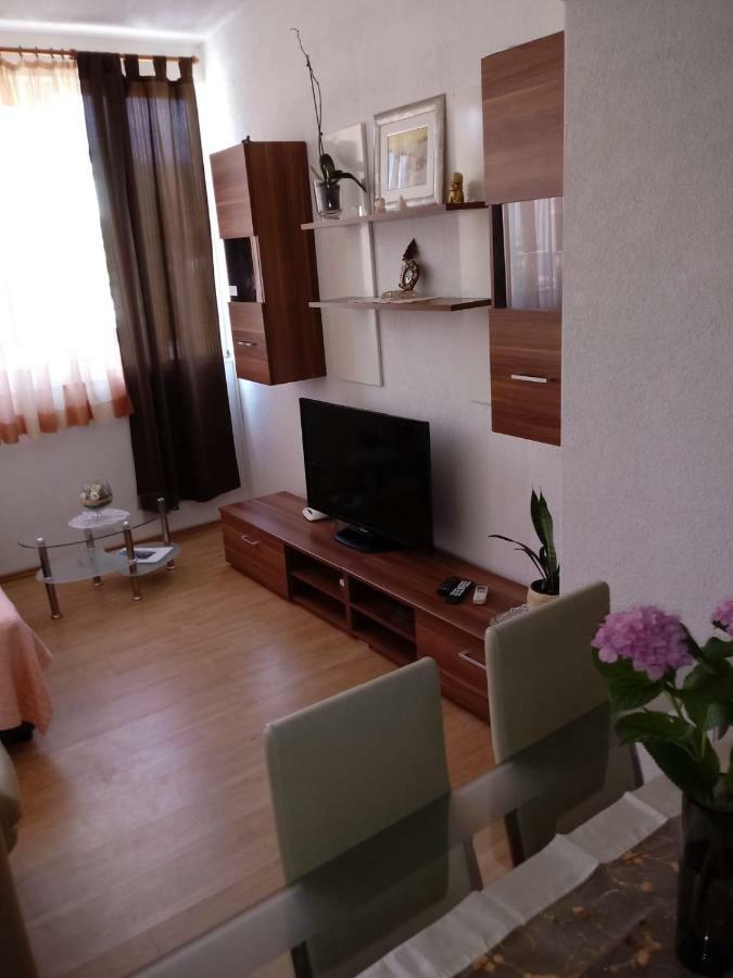 Apartments Centar - Mirjana Makarska Buitenkant foto