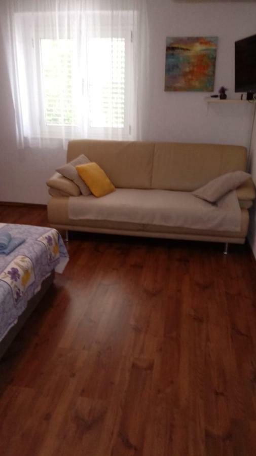 Apartments Centar - Mirjana Makarska Buitenkant foto